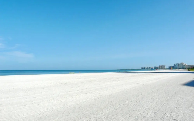 Beach Club 413