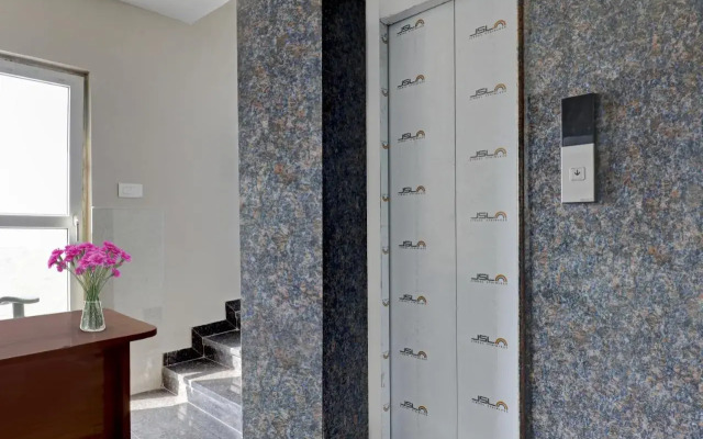 Oyo Flagship 805935 Whitefield Suites