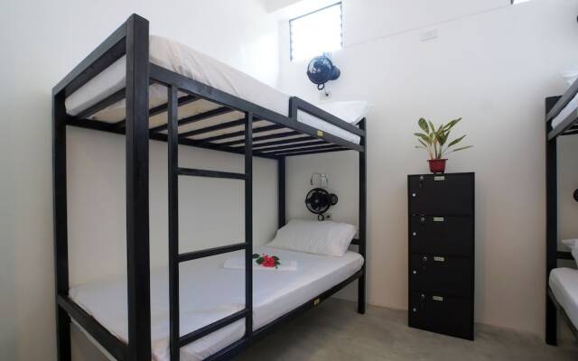 Sip Sunset Hostel and Lounge