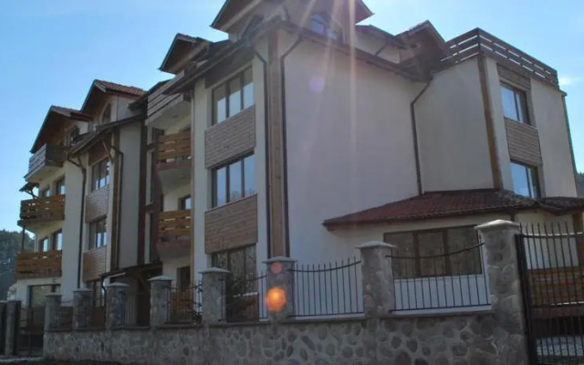 PM Services Riverside Apartments