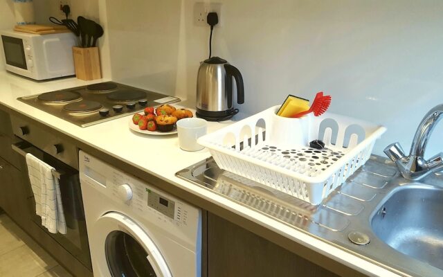 Dragon - Wellhall House 2 Bedroom Home