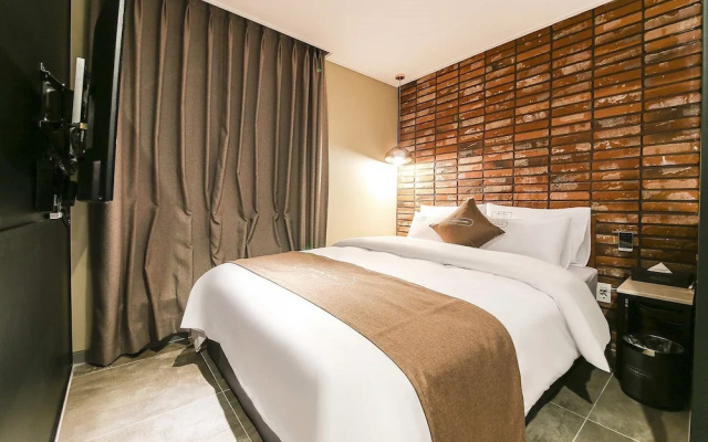 Docking Hotel