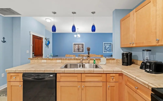 Warm and Inviting 1 Bd 1 Ba Condo With Breathtaking Gulf Views