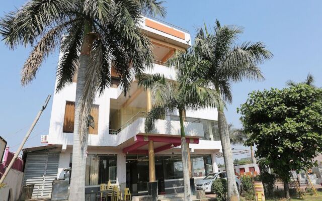 Oyo 24097 Hotel Gangotri