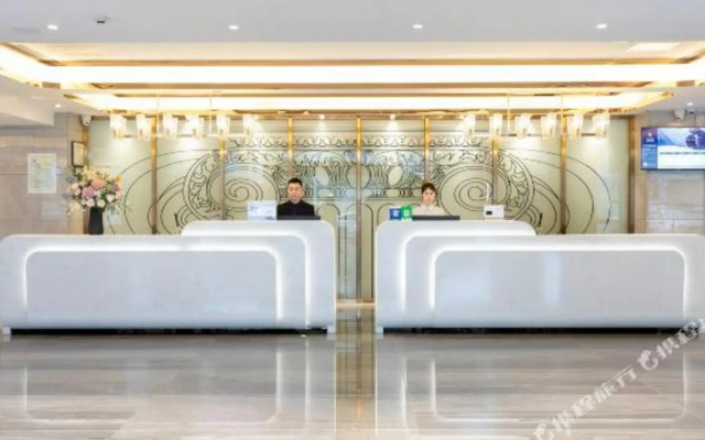 Yeste International Hotel (Ceramics Center)