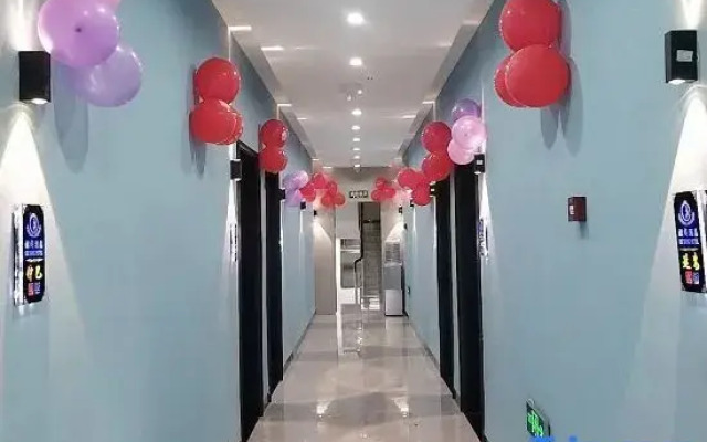 Mengzi Luxiang Hotel