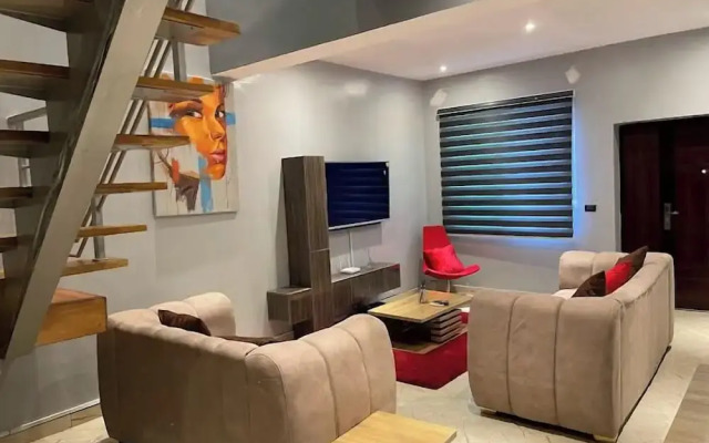House 8 Apartment