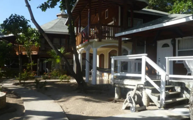 Foster's West Bay Resort