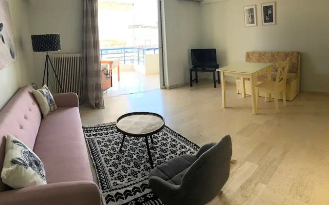 Kate Apartment Across the Marina
