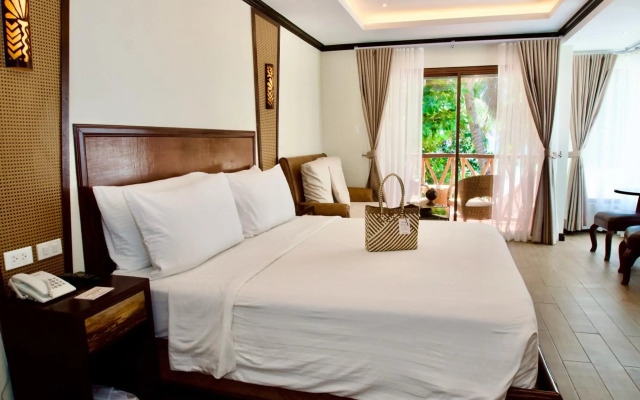 Red Coconut Beach Hotel