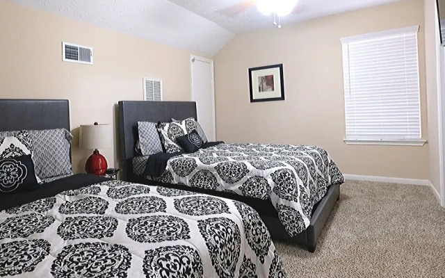 4Bdrm 3Bath 6Beds - JUST WOW Richmond