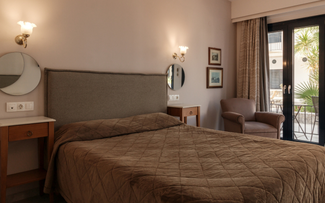 Nami Hotel & Suites