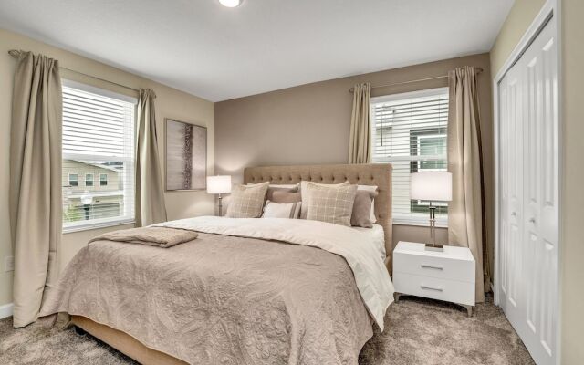 Champions Gate 9 Bedroom Villa with Pool & Spa