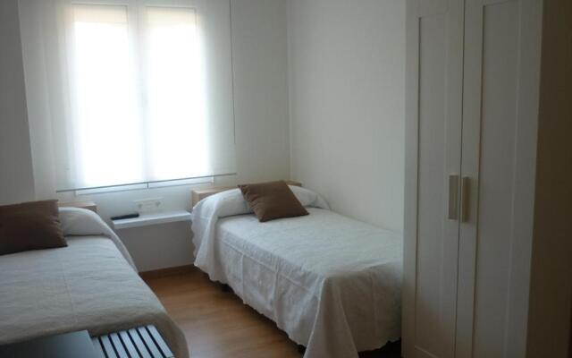 Pensión Albergue Puente Ribeira - Hostel