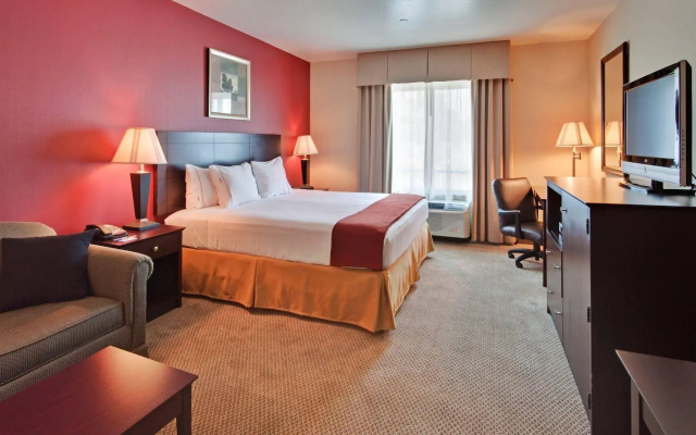 Holiday Inn Express & Suites Hollywood Walk Of Fame