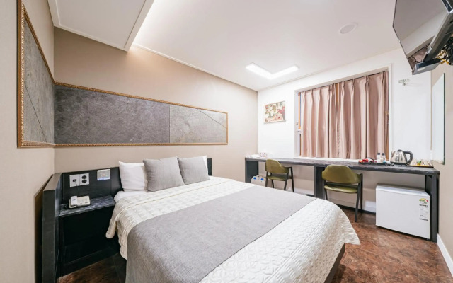 Hotel Major 2