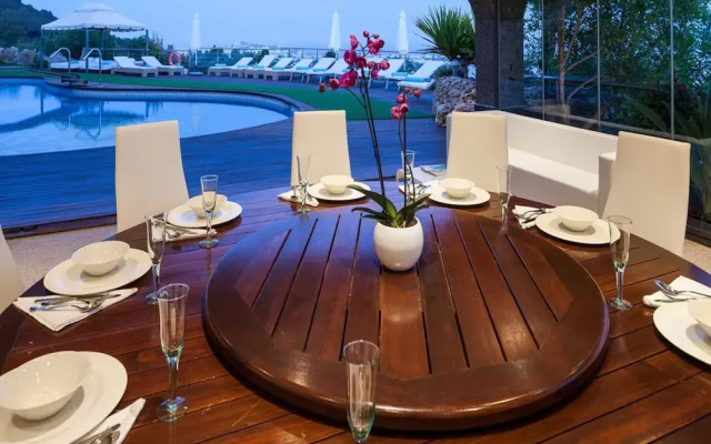 Villa With Direct sea Access