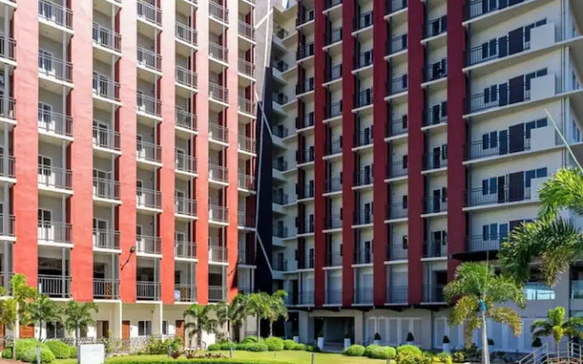 Modern Studio Poolside Balcony Near Mactan Airport