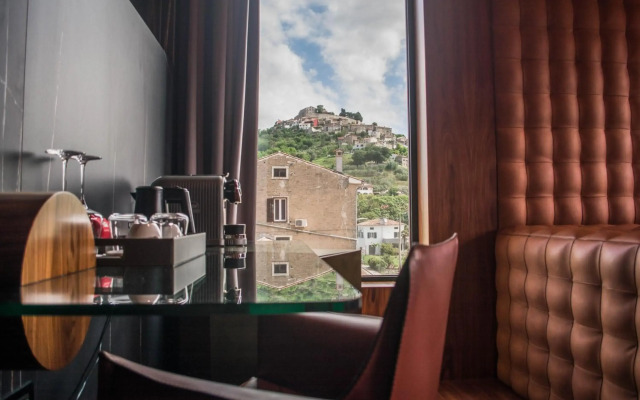 Winery & Design hotel ROXANICH