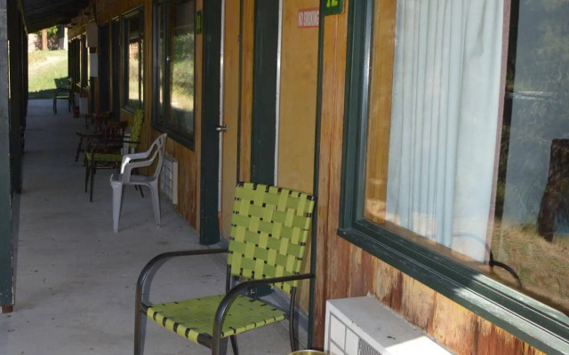 Rimrock Lodge