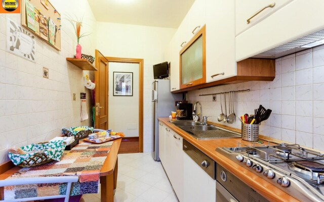 Apartment with 3 Bedrooms in Roma, with Wonderful City View And Wifi - 10 Km From the Beach