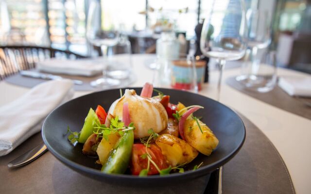 Zenitude Hotel la Valadière, an Ascend Collection Hotel