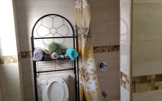 2 Bed Rooms Shared Brooklyn Apartment