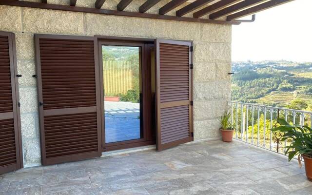Captivating 3-bed House in Travanca
