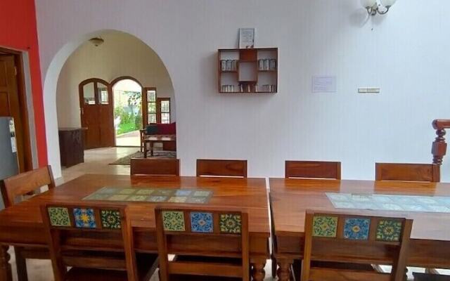 Myspace Holiday Inn - Ooty