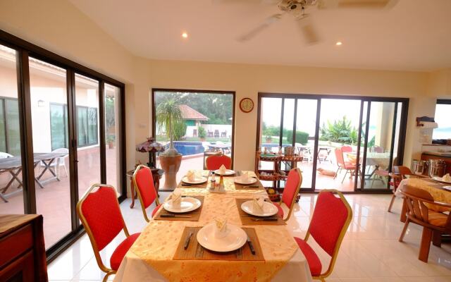 Mukdahan Manor B&B