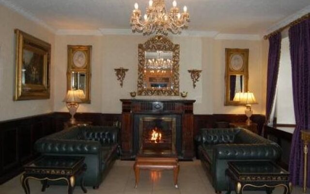Dooly's Hotel