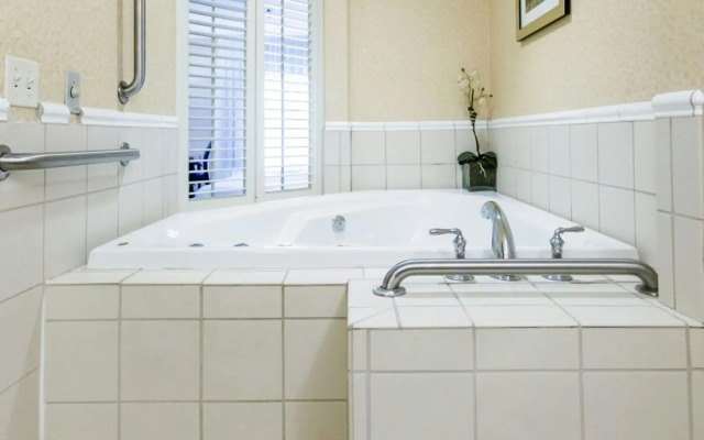 Fairfield Inn & Suites Toledo North
