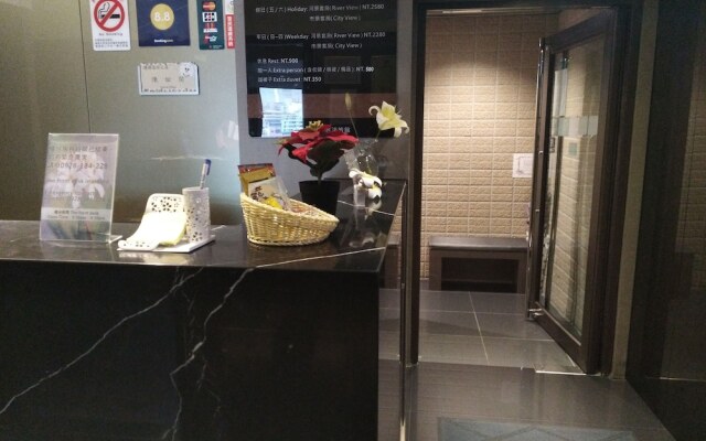 Open Room Hotel