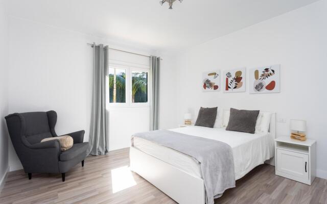 Home2Book Design Asian Sabina, Heated Pool & View