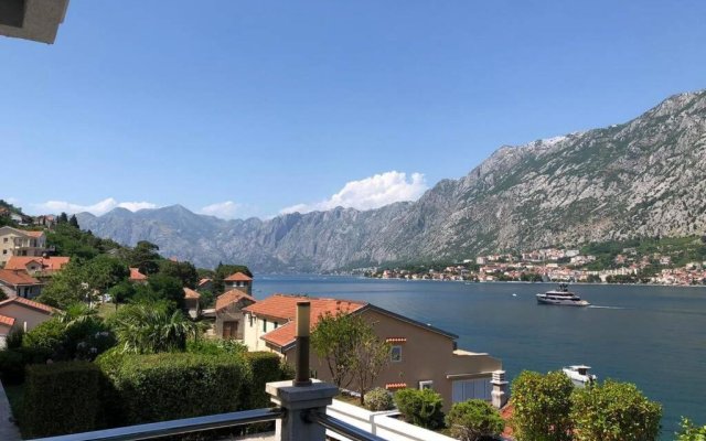 ChillOut apartment in Kotor Bay