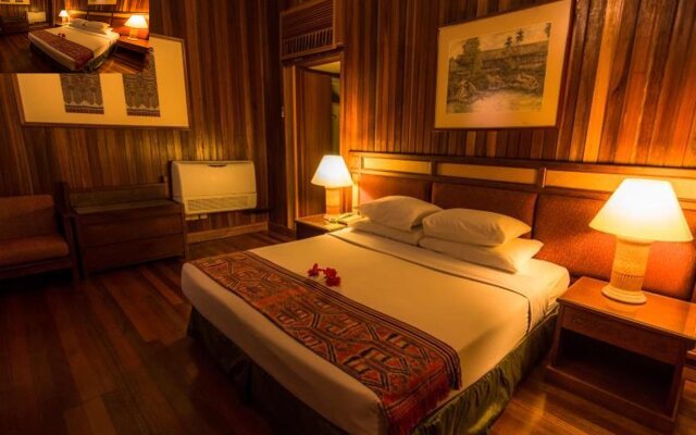 Hotel Longhouse