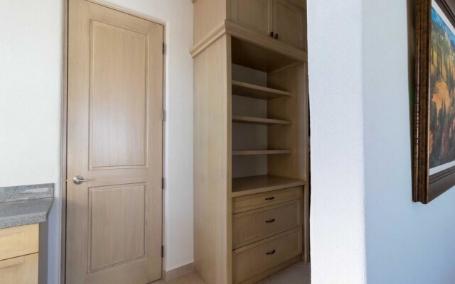 Agua Viva Jr. Suite by Casago