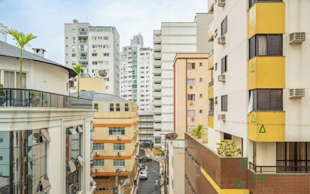 Apartment in BC Center With Side sea View Erz0502