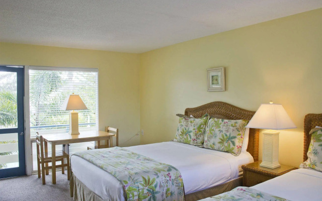 Seaspray Surf Lodge