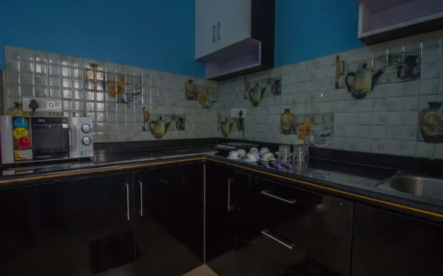 OYO 16519 Home Elegant 3BHK Parra