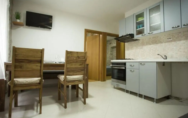 Apartments Stone House Murter