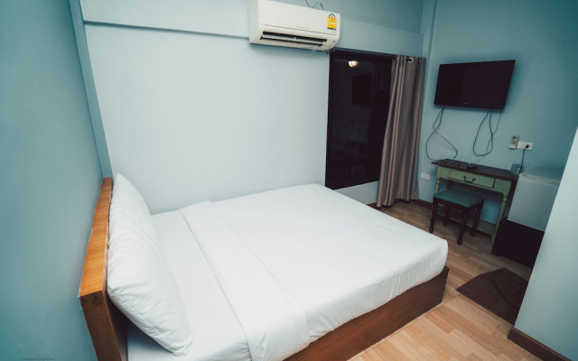 The Lodge BKK Hostel