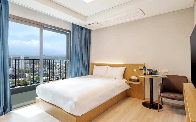 Sokcho I Park Suite Hotel and Residence