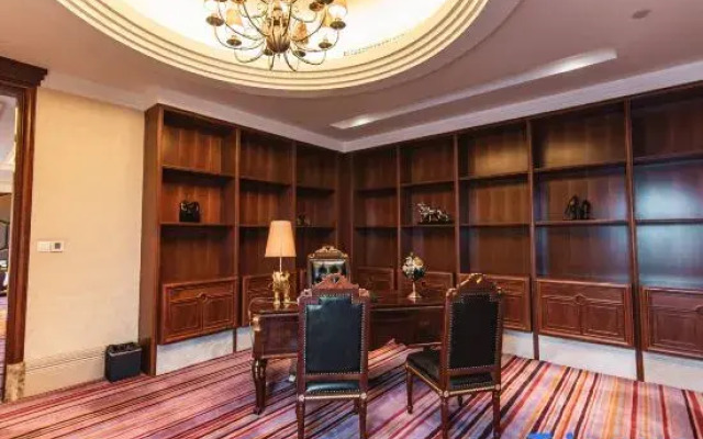 Phoenix International Hotel
