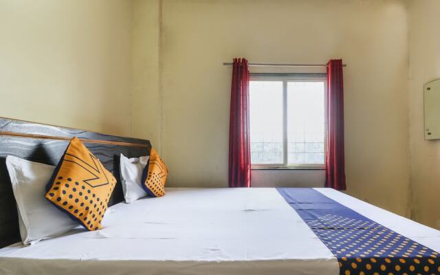 SPOT ON 37864 Royal Stone Hotel