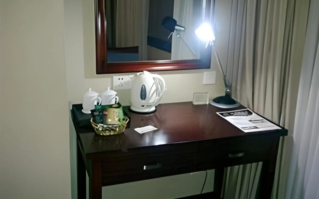 New Land Hotel