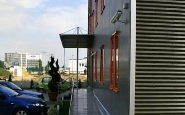 Plus Hotel