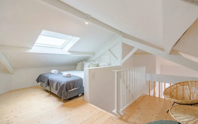 Spacious 2-bedroom Retreat in Porto