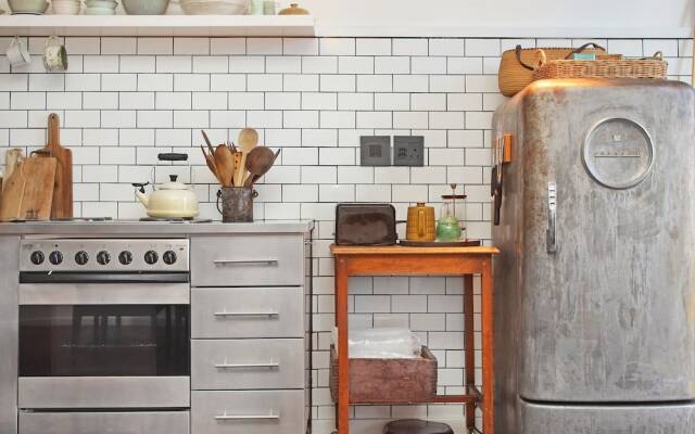 Wolroy House 506 by AirAgents