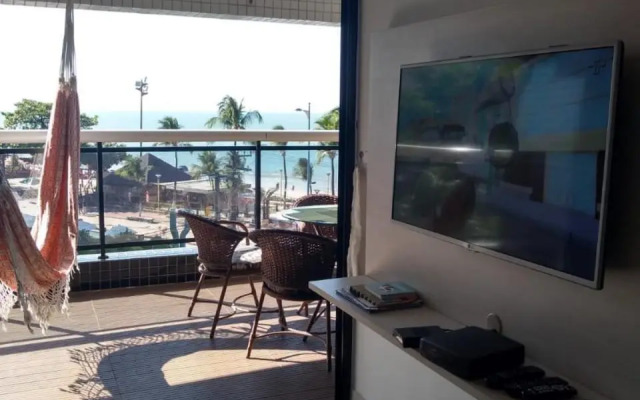 Alugo Temporada apartamento frente ao mar de Fortaleza.